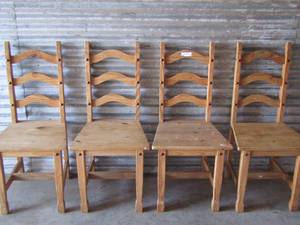 lot 330 image: PINE DINING CHAIRS   QTY 4