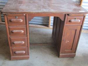 lot 329 image: VINTAGE DESK - 5 DRAWERS  & 1 DOOR  31 X 42 X 28