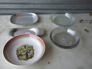 lot 337 image: PASTA BOWL, PIE PLATES, 2 METAL PLATTERS
