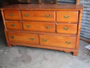 lot 339 image: BALL CUMMINGS 8 DRAWERS DRESSER - SEE PICTURES  33 X 60X 20