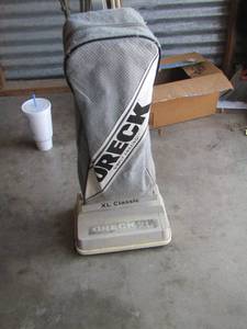 lot 354 image: ORECK XL CLASSIC VACUUM
