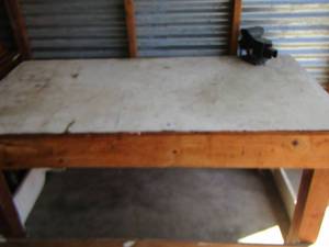 lot 326 image: WORK BENCH  30 X 60 X 32 WITH VISE