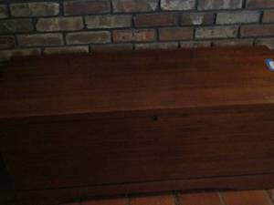 lot 10 image: VINTAGE Lane Cedar chest in great condition 214719