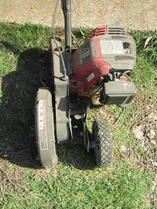 lot 12 image: Craftsman 4 cycle p2 technology prime and pull EDGER