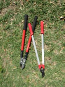 lot 88 image: qty 2 hand held tree trimmer