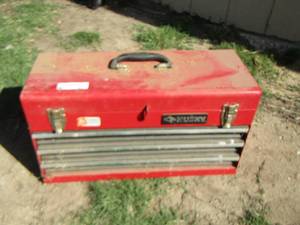 lot 57 image: Husky handled tool box 3 drawer and open top