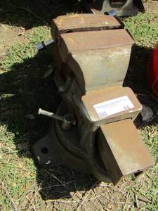 lot 44 image: Lodell heavy duty table vise