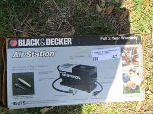 lot 47 image: Black and Decker air station in original box