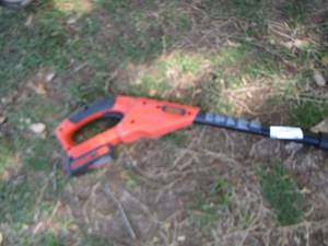lot 78 image: Hedge trimmer branch saw