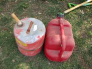 lot 81 image: Gas cans  qty 2