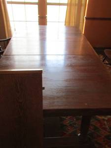 lot 11 image: 1920s Beautiful dining table  well taken care of 318443-- 1 leaf 12