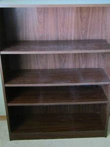 lot 32 image: 5 tier book shelf  473612