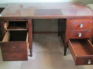 lot 7 image: Early 1900s vintage solid wood office desk, missing middle drawer and some knobs beautiful piece  296036