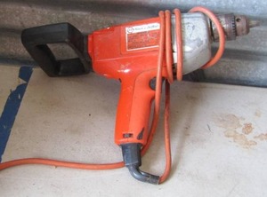 lot 111 image: Black and Decker 12 drill