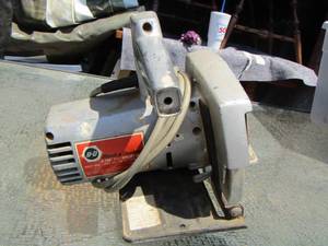 lot 132 image: Black and Decker  7 14 Utility saw