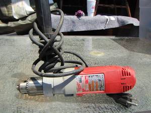lot 133 image: Milwaukee 12 drill
