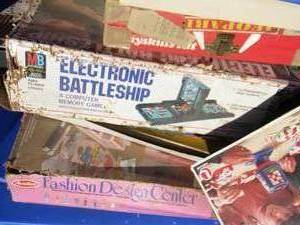 lot 135 image: Vintage children games - TRAC 4, BATTTLESHIP,  FASHION DESIGN CENTER