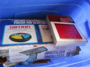 lot 161 image: GAME LOT -  SIMON, BATTLESHIP, CHUTES & LADDERS   SEE PICS