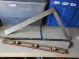 lot 166 image: crowbar- level- square