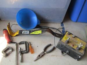lot 178 image: nail bar- c clamp- needle nose plyers,  FIDO SHOCK  plus
