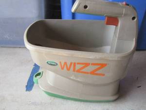 lot 179 image: SCOTTS WIZZ Seed spreader