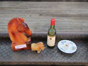 lot 188 image: 2 horse statue candles- mini wine bottle for dcor-