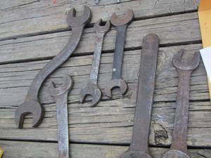 lot 191 image: VINTAGE WRENCHES INCL curved wrench