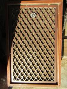 lot 197 image: Vintage  SANSUI  Stereo Speaker