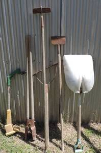 lot 50 image: Gardening tools shovel, hoe, hole digger, and more