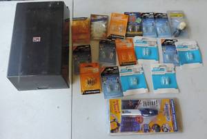 lot 55 image: Mixed lot of lights and a engraving tool most unopened