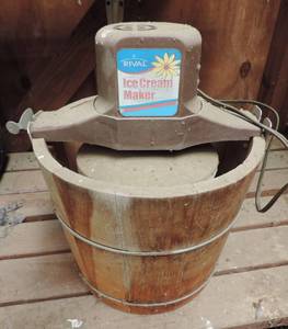 lot 83 image: Rival Ice cream maker