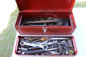 lot 4 image: Tool Box with tools see all pictures