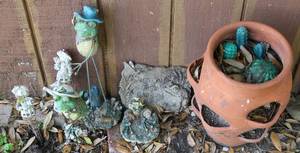 lot 91 image: Yard decorations see  pictures