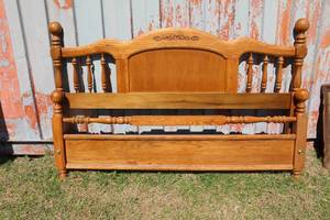 lot 104 image: Bed frame and rails rails not in picture but come with this lot