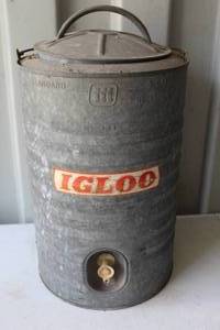 lot 166 image: Vintage mid-century Igloo galvanized metal cooler 3 gallon, lid is stuck in position