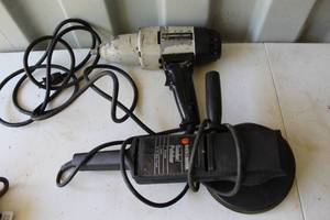 lot 168 image: Black & Decker sanderpolisher and  12 impactor