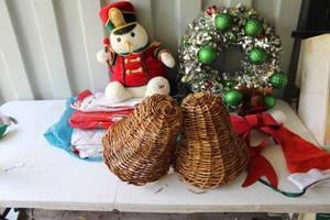 lot 178 image: Christmas lot