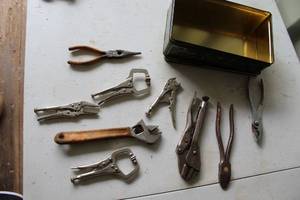 lot 187 image: Vise grips needle nose and more see picture
