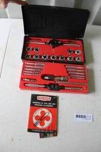 lot 188 image: Tap and die set craftsman