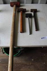 lot 189 image: Sledgehammers and rubber mallet