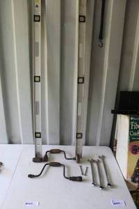 lot 192 image: Two levels 2 hand drills and Craftsman wrenches