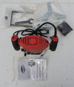 lot 109 image: Handy toughtestPlunge router 12