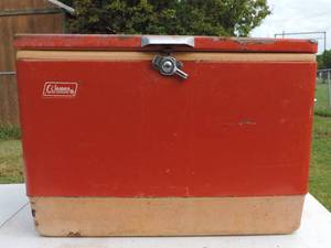 lot 111 image: Vintage metal Colmen cooler