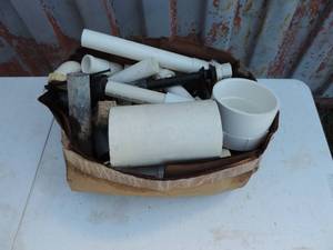 lot 129 image: Random lot of PVC pipes