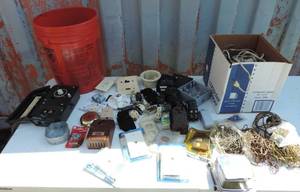 lot 130 image: Miscellaneous electrical things