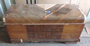 lot 148 image: vintage 1940s lane cedar lined chest with waterfall edge