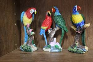 lot 198 image: parrot figures