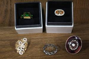 lot 208 image: lot of rings costume jewelry