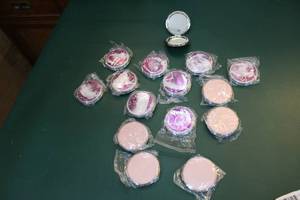 lot 234 image: lot of compact mirrors