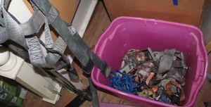 lot 143 image: Large Quantity of Tie Straps